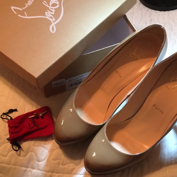 CHRISTIAN LOUBOUTIN NUDE HEEL - Picture 1 of 4